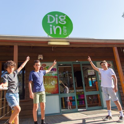 “Dig In” Café